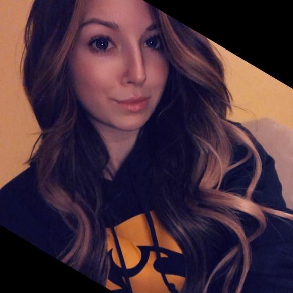 Meet your Posher, Lara - Picture 1 of 1